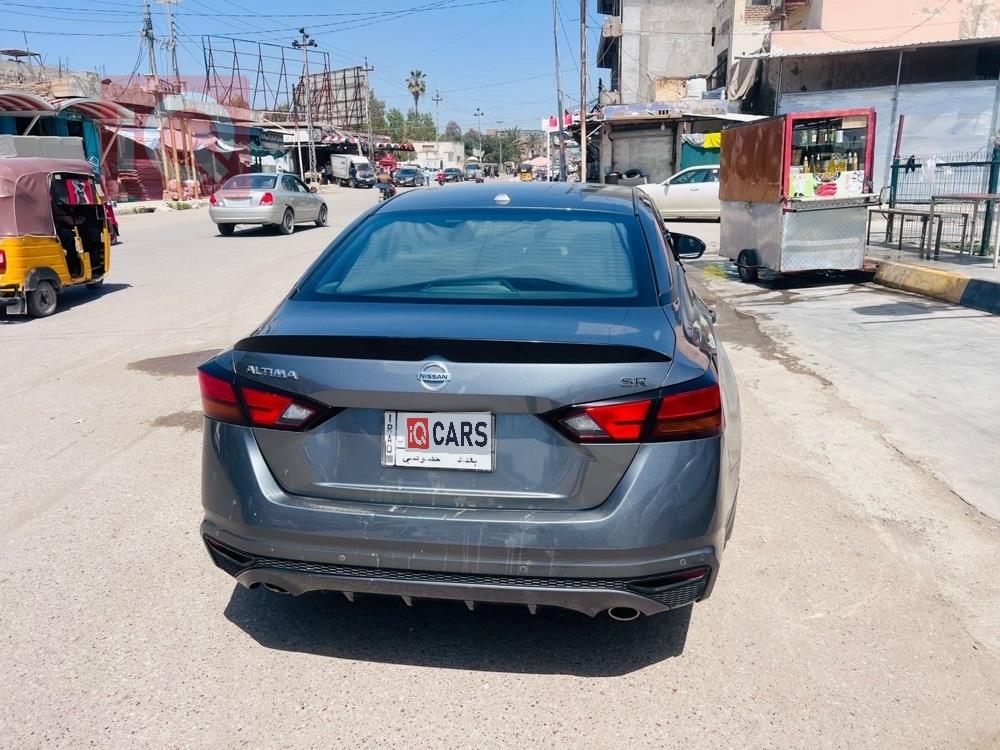 نيسان ألتيما
